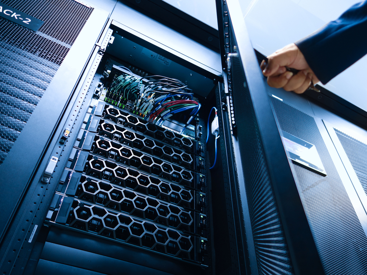 Netzwerkverkabelung im Serverrack